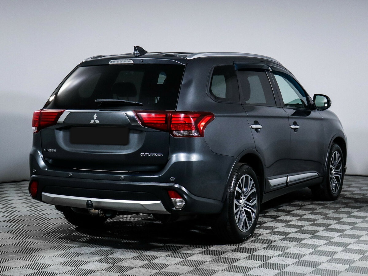 Mitsubishi Outlander с пробегом — 2018 год. Фото: #2