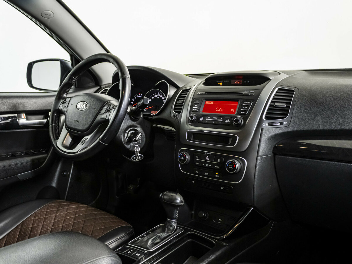 Kia Sorento с пробегом — 2015 год. Фото: #6