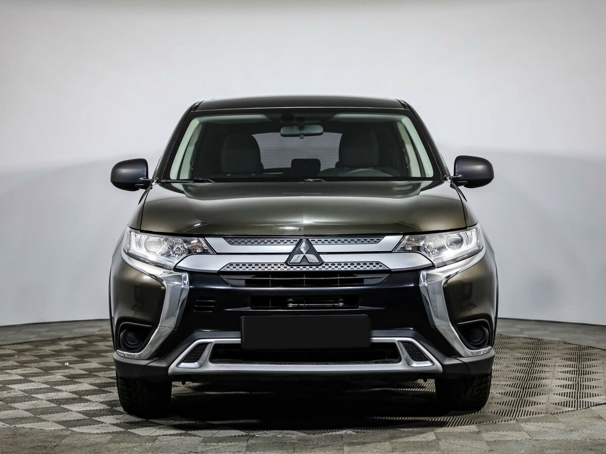 Mitsubishi Outlander с пробегом — 2020 год. Фото: #1