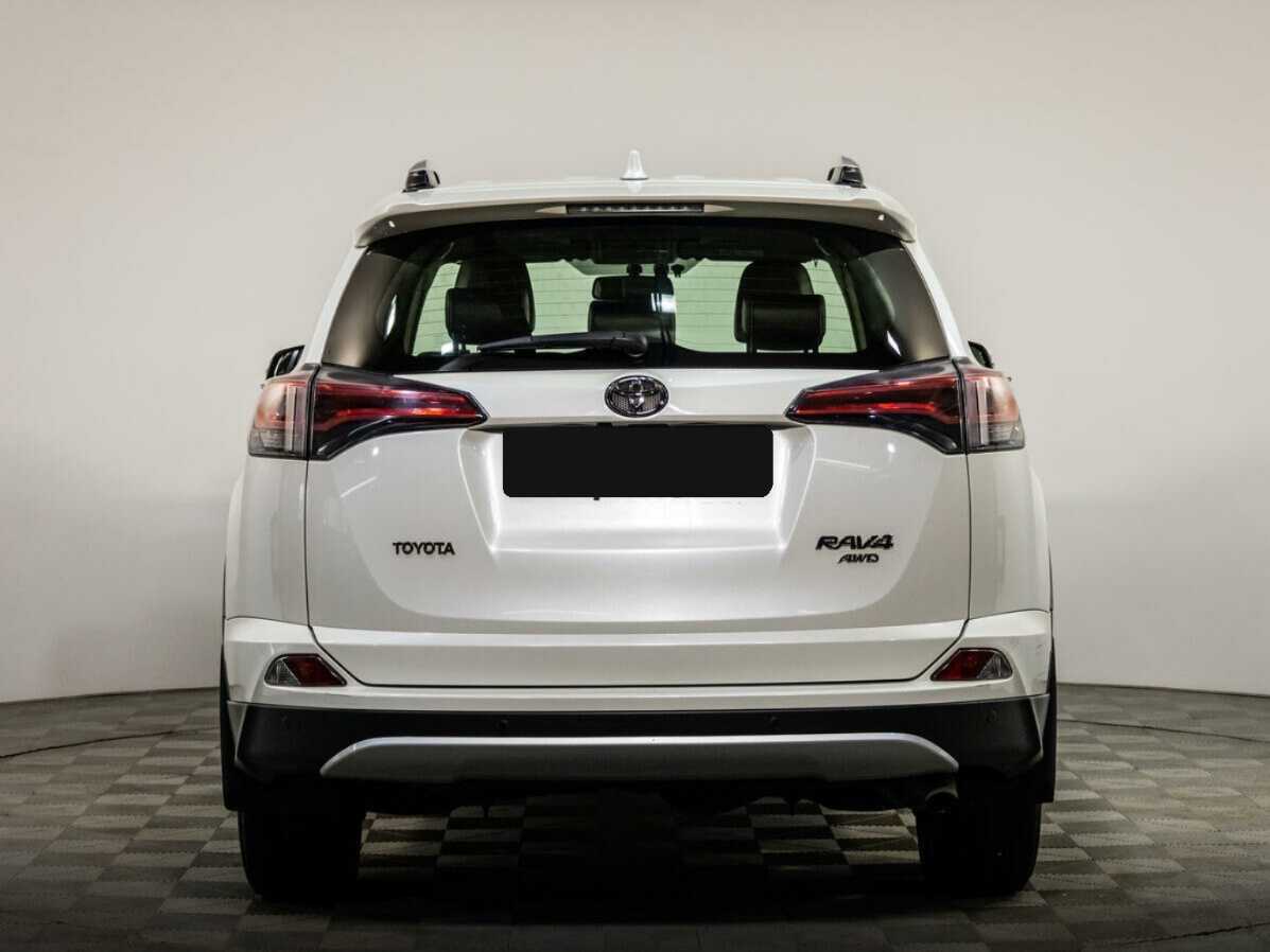 Toyota RAV4 с пробегом — 2015 год. Фото: #4