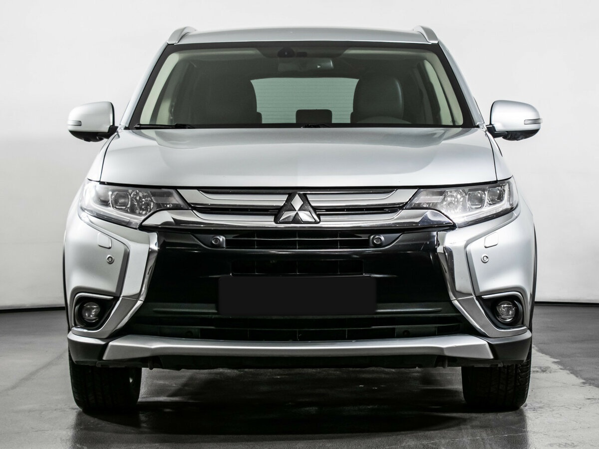 Mitsubishi Outlander с пробегом — 2017 год. Фото: #1