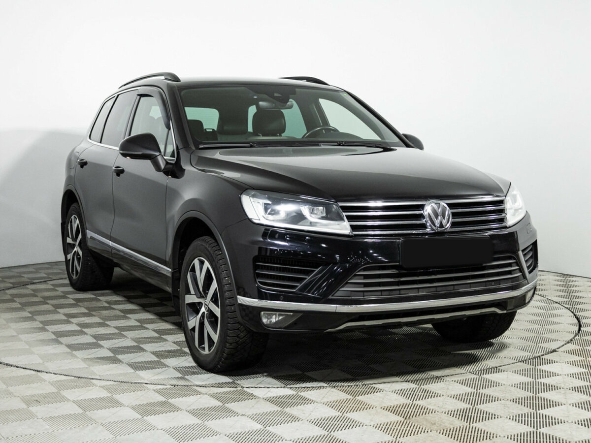 Volkswagen Touareg с пробегом — 2017 год. Фото: #2