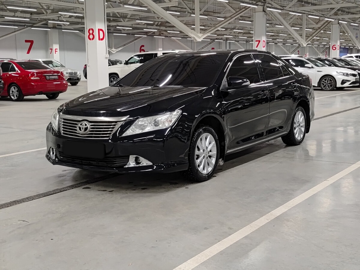 Toyota Camry с пробегом — 2014 год. Фото: #0