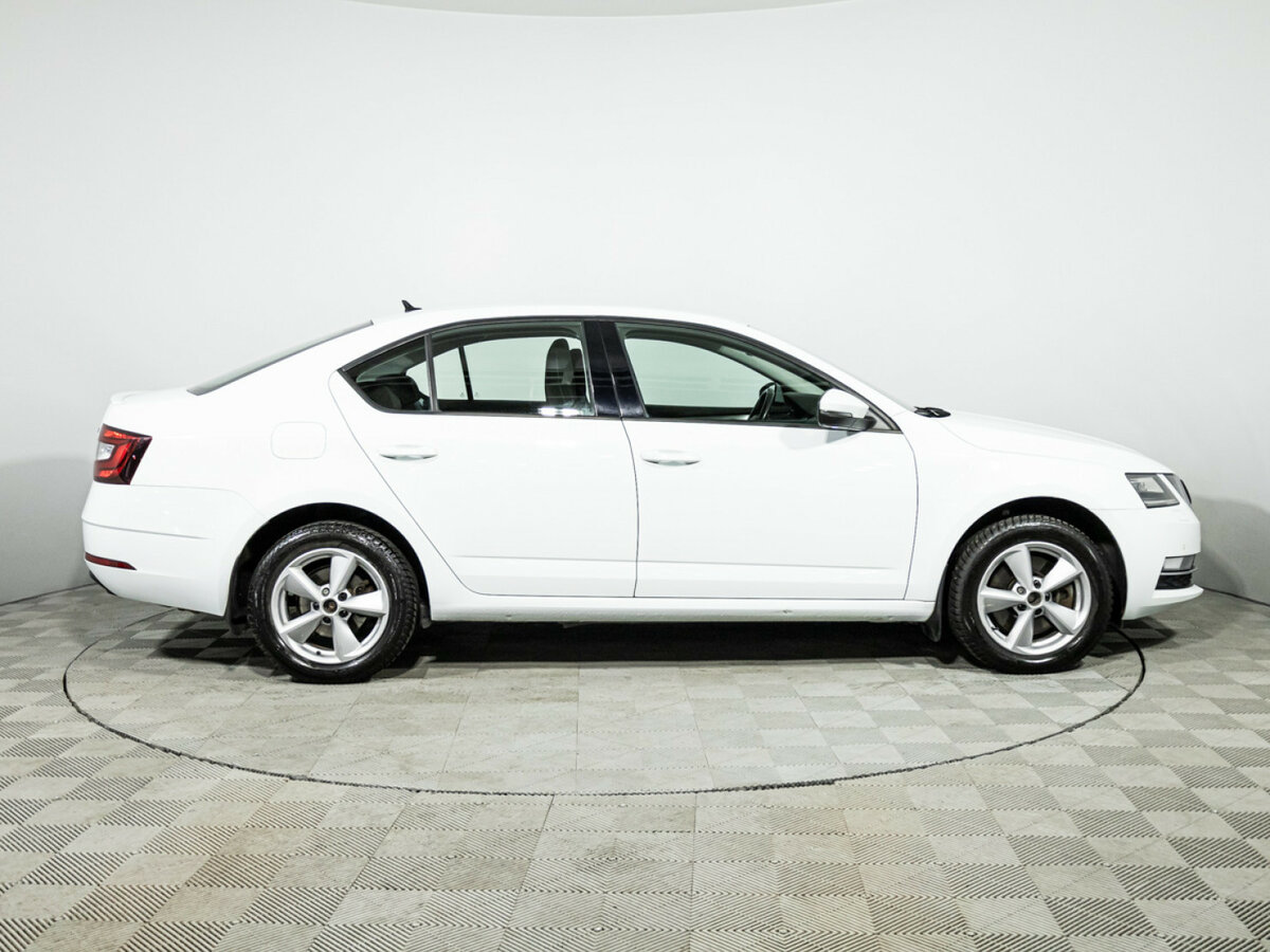 Skoda Octavia с пробегом — 2017 год. Фото: #3