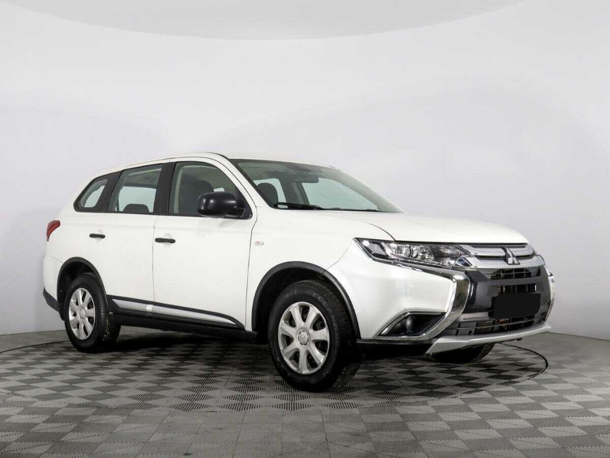 Mitsubishi Outlander с пробегом — 2018 год. Фото: #2
