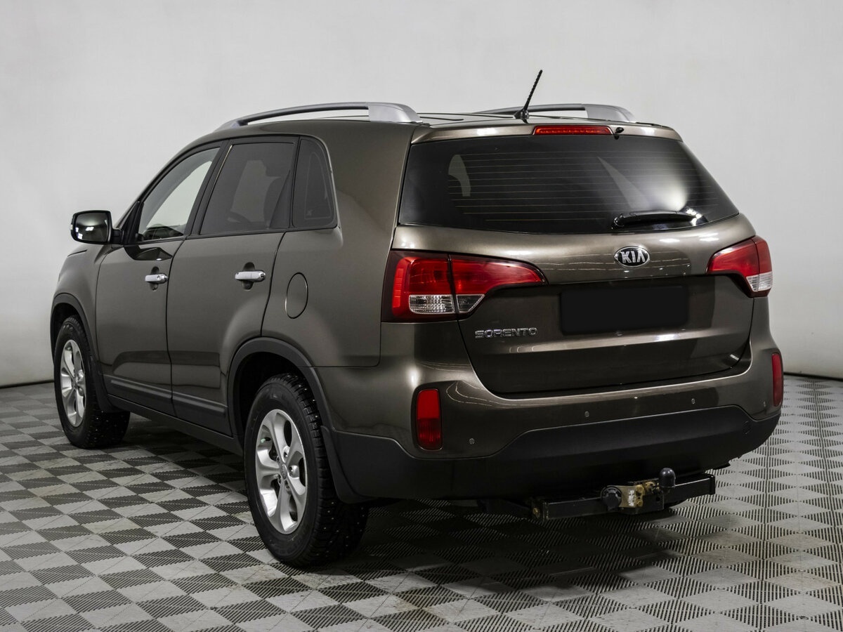 Kia Sorento с пробегом — 2015 год. Фото: #5