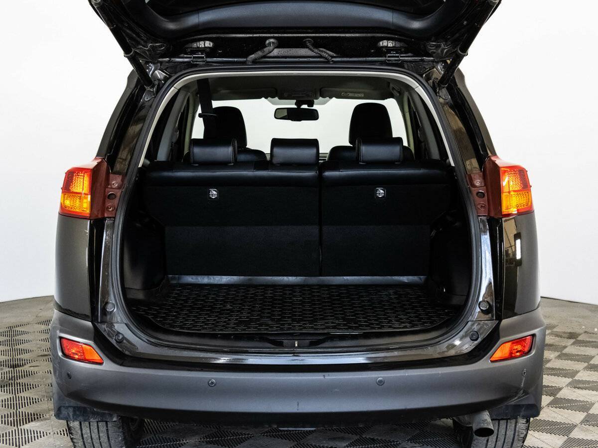 Toyota RAV4 с пробегом — 2015 год. Фото: #15