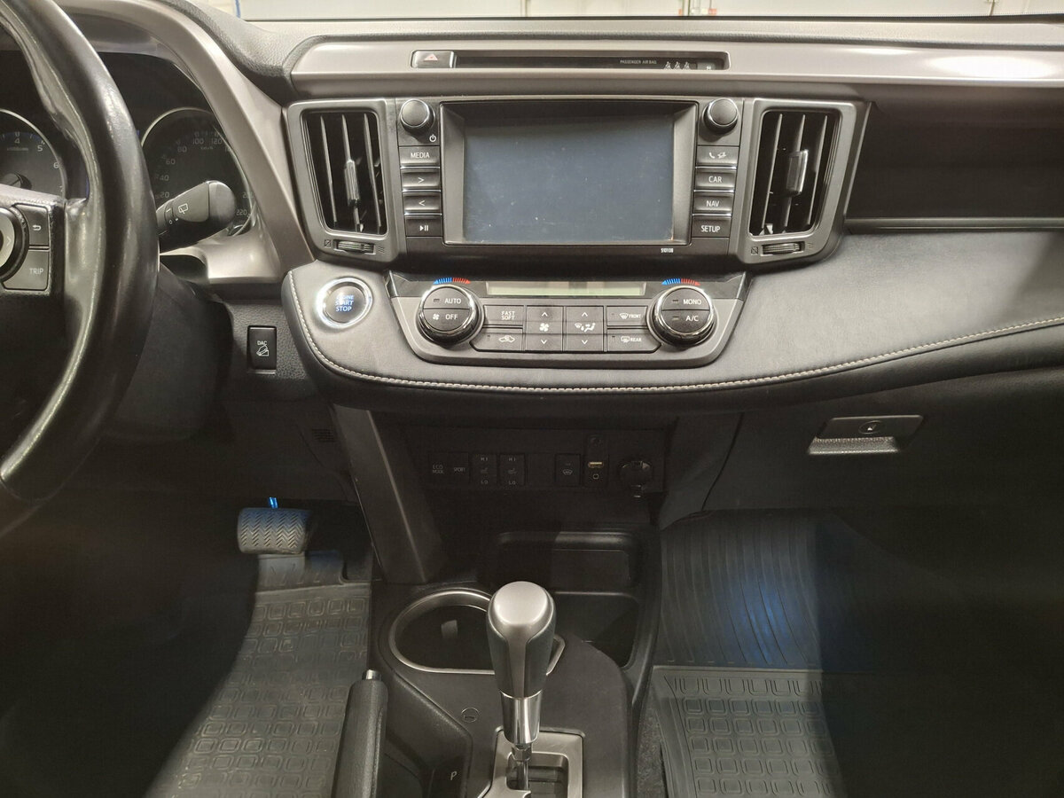 Toyota RAV4 с пробегом — 2019 год. Фото: #14