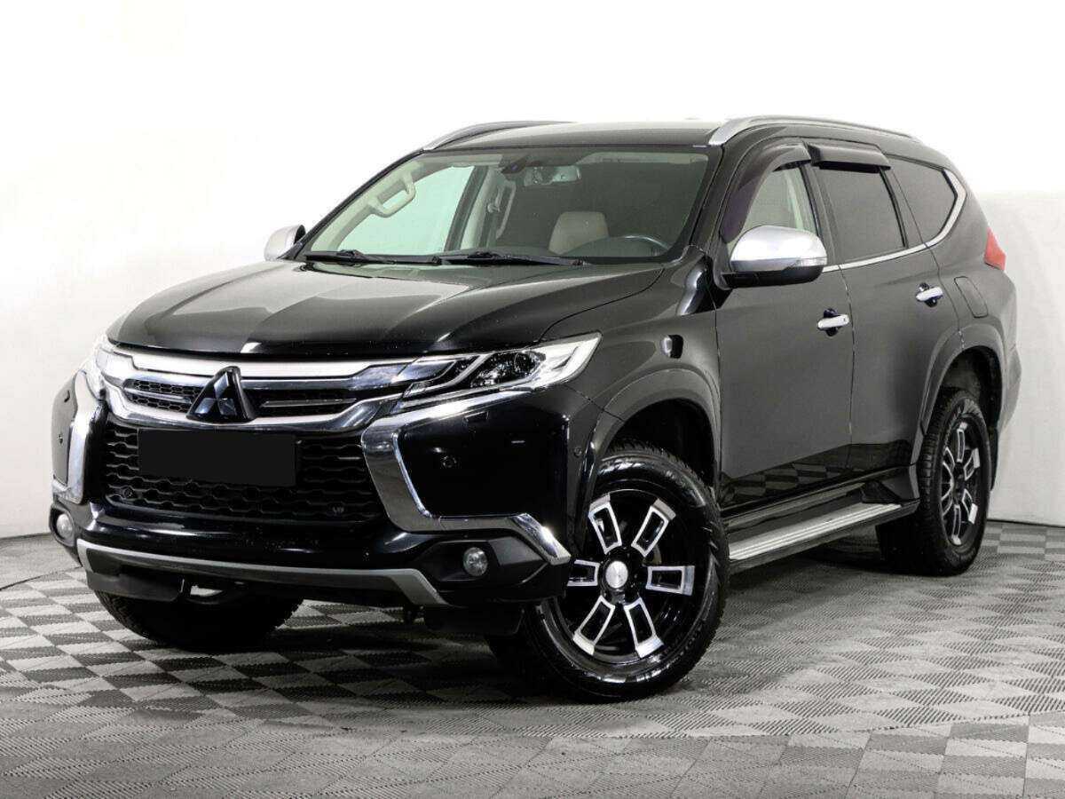 Mitsubishi Pajero Sport с пробегом — 2017 год. Фото: #0