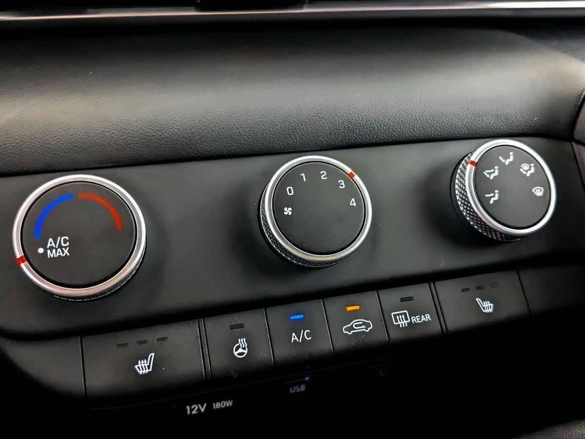 Hyundai Elantra с пробегом — 2022 год. Фото: #23