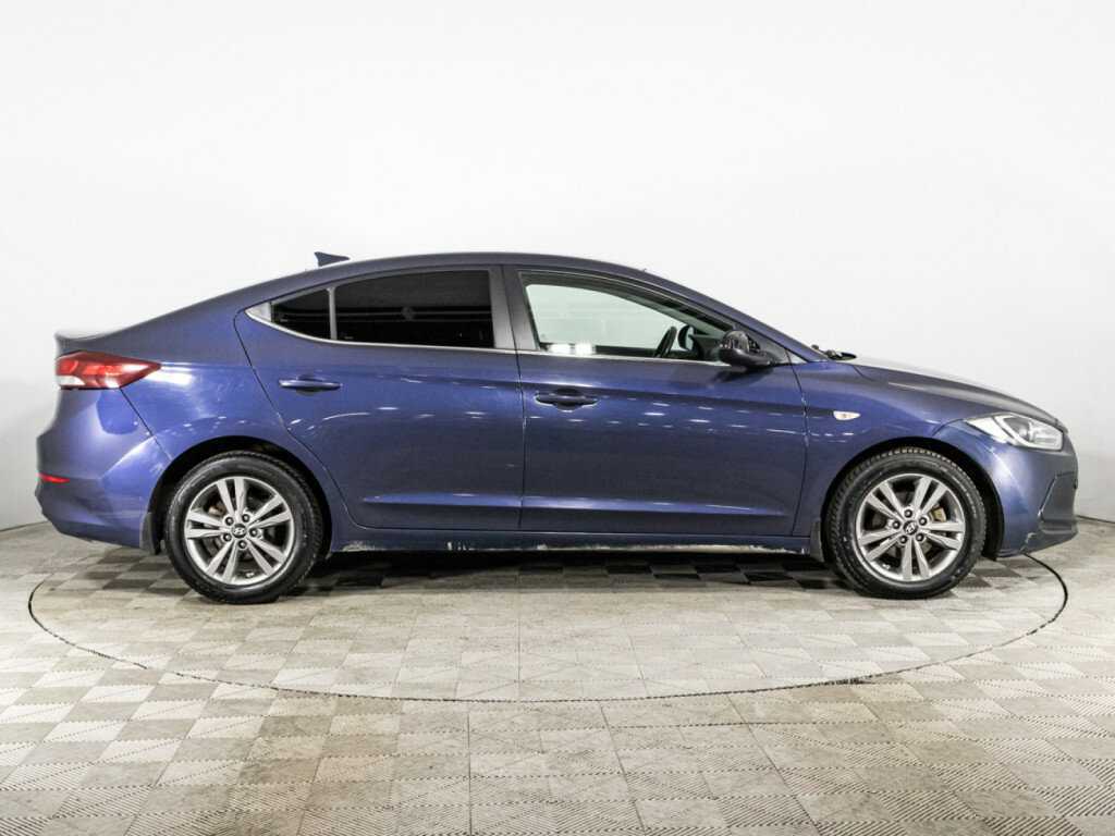 Hyundai Elantra с пробегом — 2017 год. Фото: #3