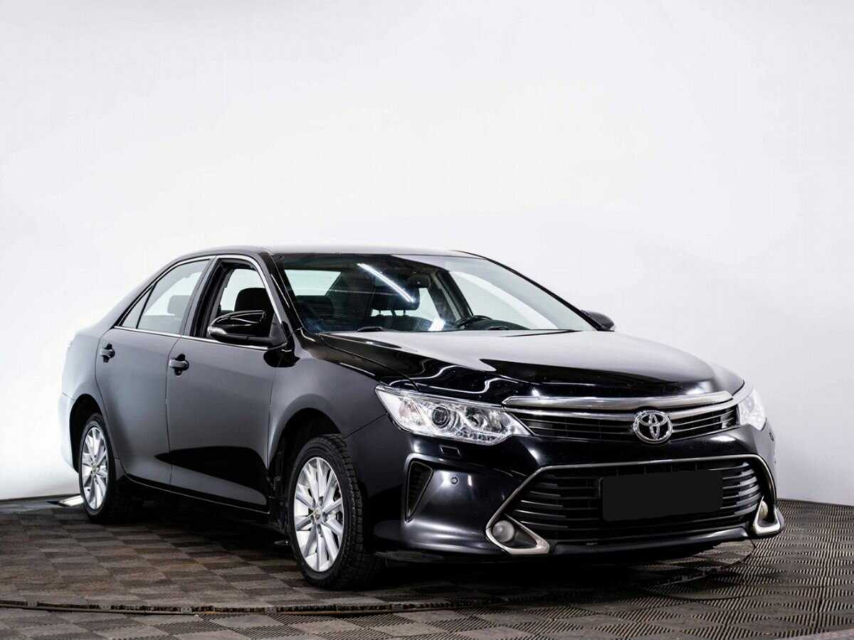 Toyota Camry с пробегом — 2016 год. Фото: #2