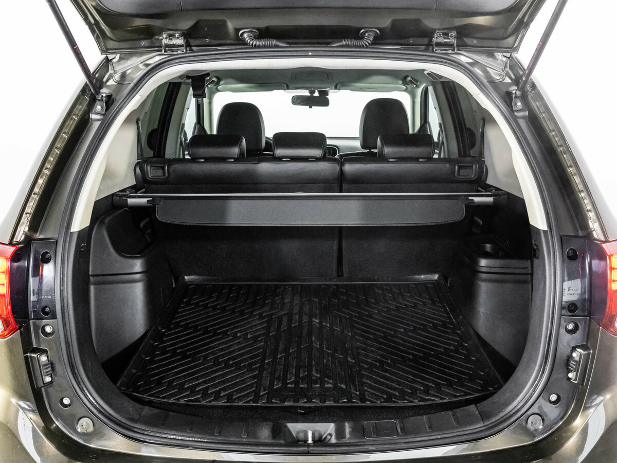 Mitsubishi Outlander с пробегом — 2015 год. Фото: #17