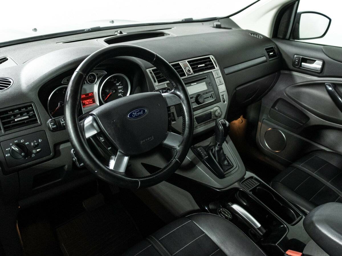 Ford Kuga с пробегом — 2012 год. Фото: #10