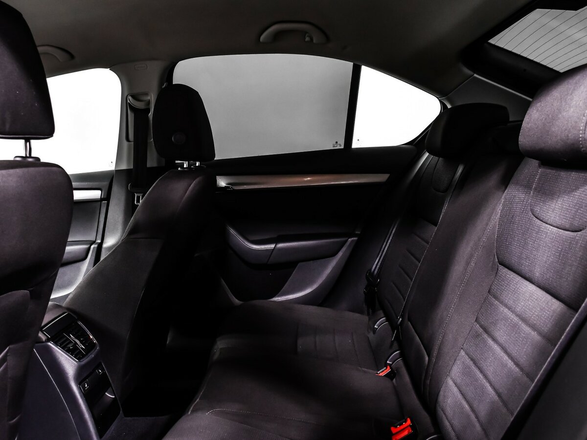 Skoda Octavia с пробегом — 2014 год. Фото: #9