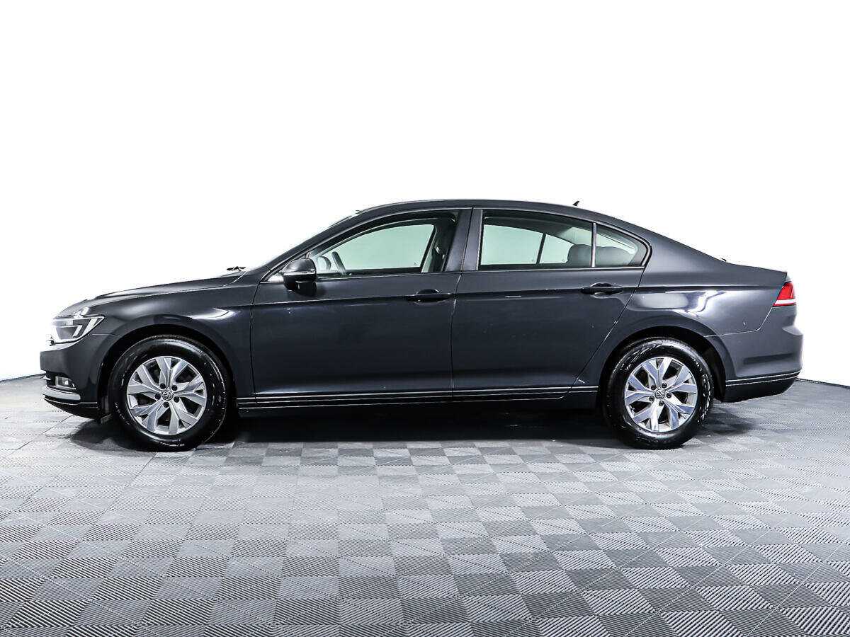 Volkswagen Passat с пробегом — 2017 год. Фото: #7