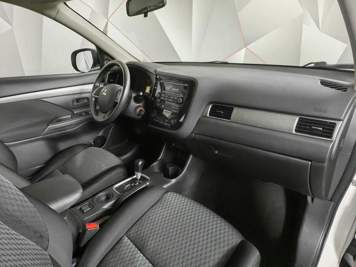 Mitsubishi Outlander с пробегом — 2012 год. Фото: #8