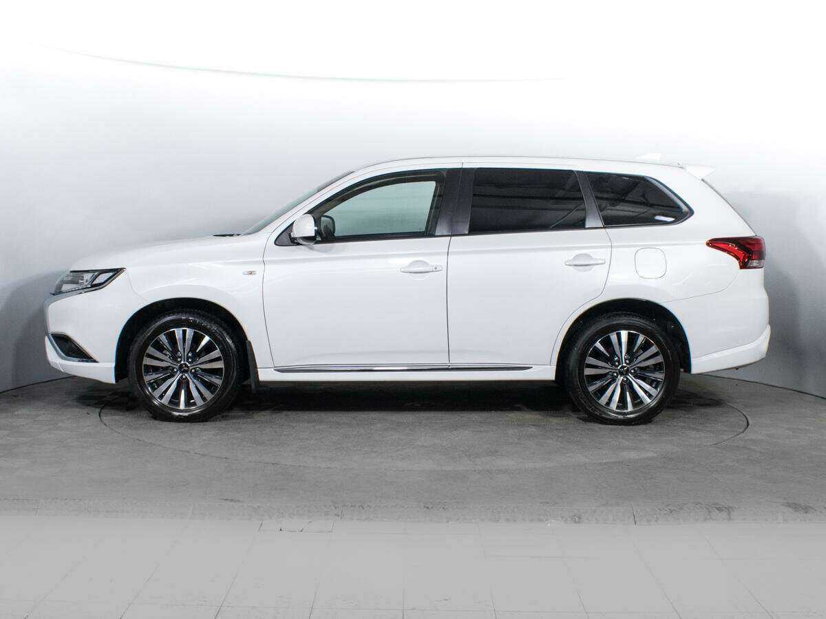 Mitsubishi Outlander с пробегом — 2022 год. Фото: #7
