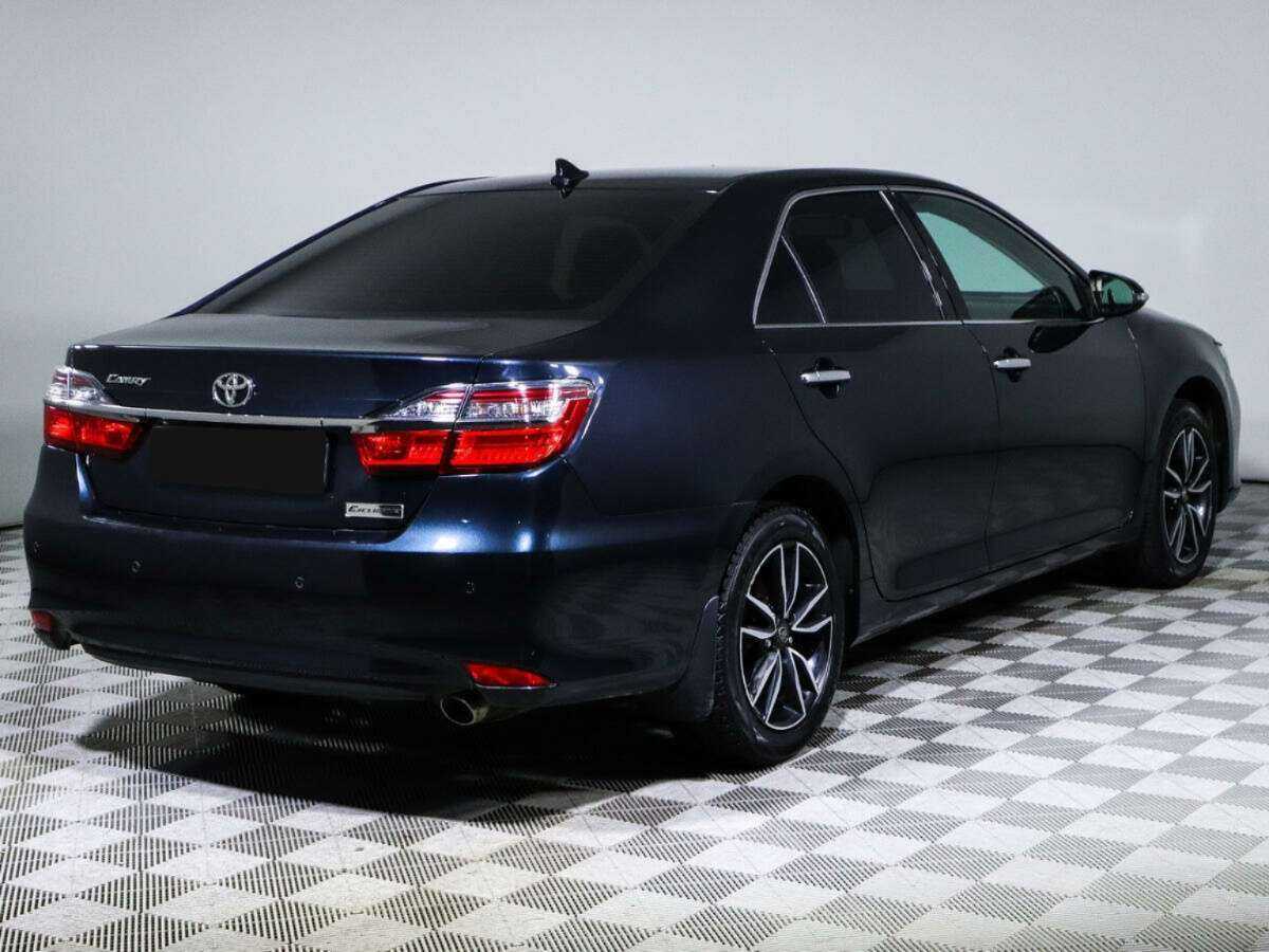 Toyota Camry с пробегом — 2017 год. Фото: #4