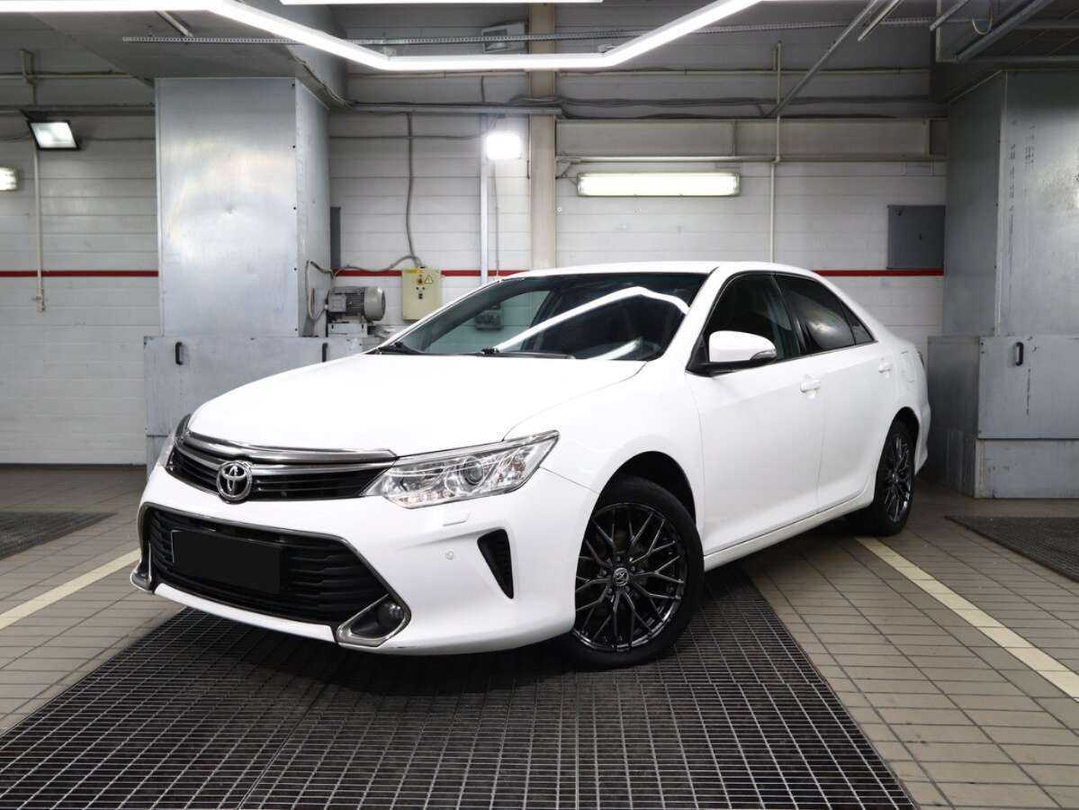 Toyota Camry с пробегом — 2016 год. Посмотреть фото