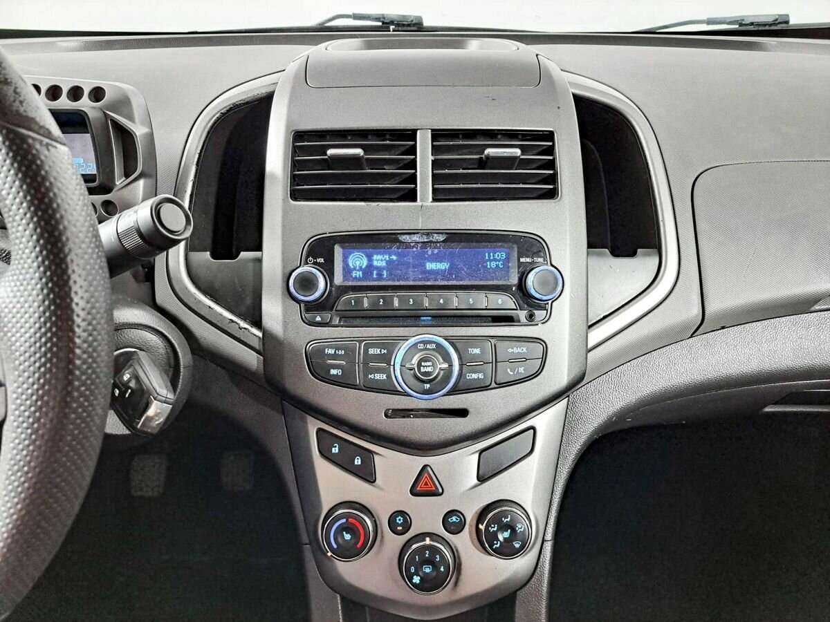 Chevrolet Aveo с пробегом — 2012 год. Фото: #12