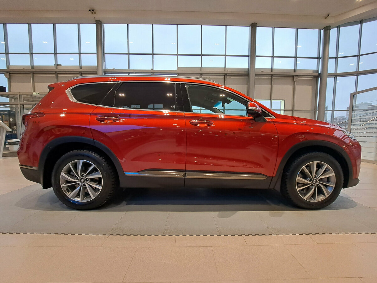 Hyundai Santa Fe с пробегом — 2019 год. Фото: #3