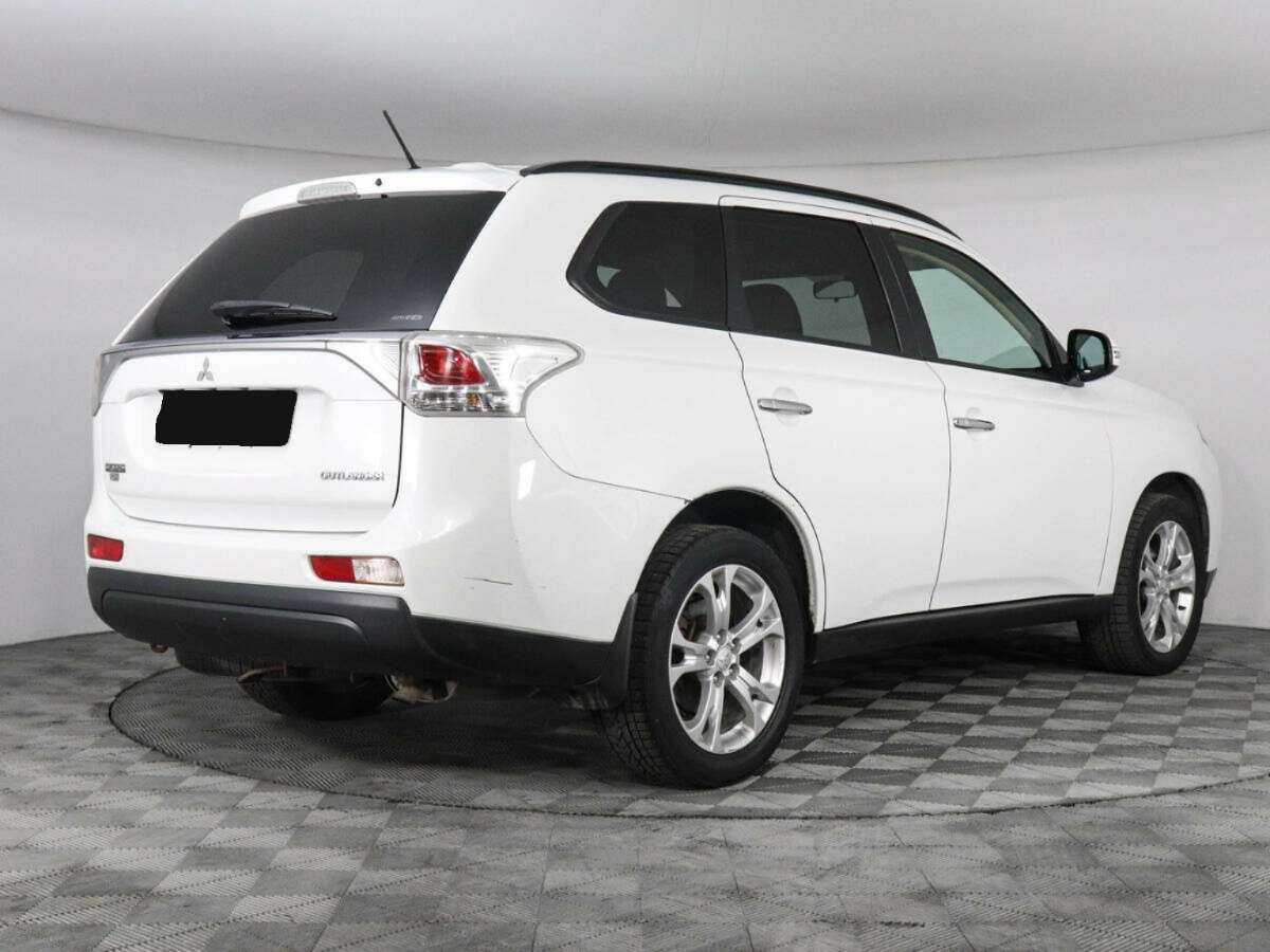 Mitsubishi Outlander с пробегом — 2012 год. Фото: #4