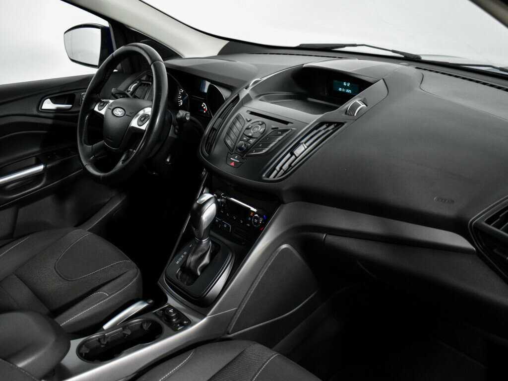Ford Kuga с пробегом — 2015 год. Фото: #14