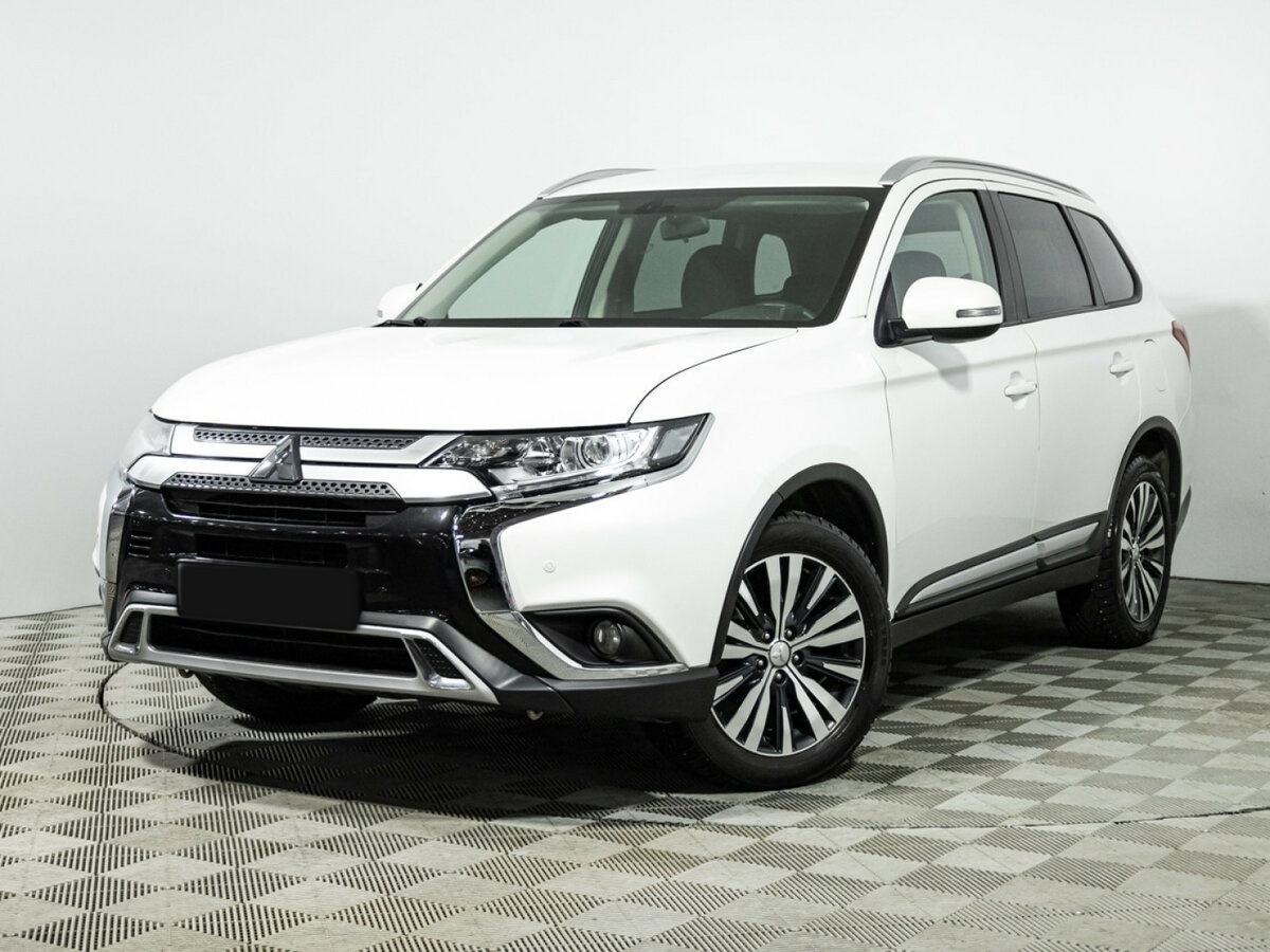 Mitsubishi Outlander с пробегом — 2018 год. Фото: #0