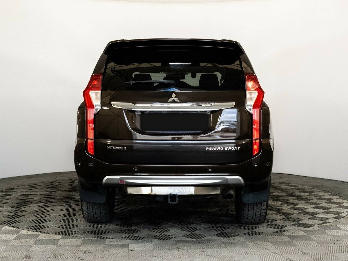 Mitsubishi Pajero Sport с пробегом — 2019 год. Фото: #5