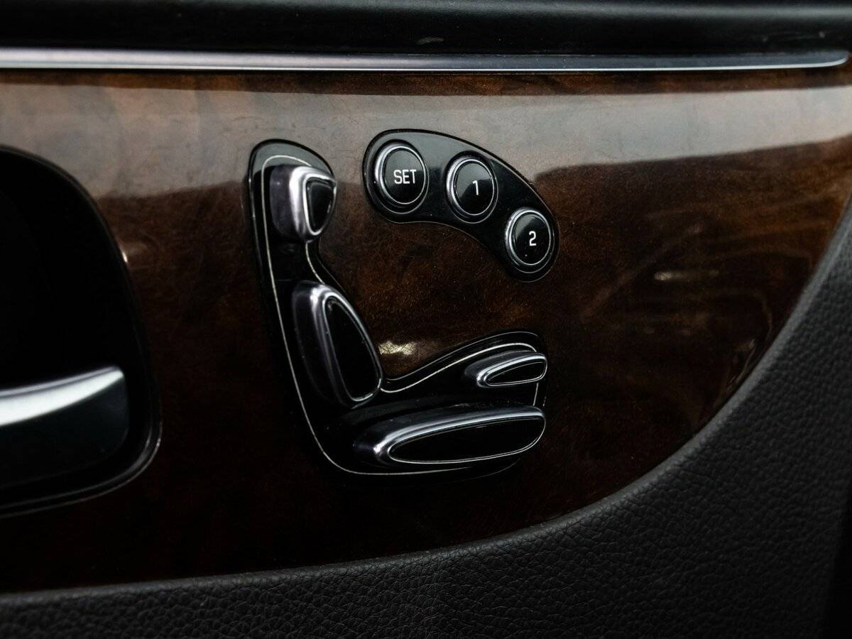 Hyundai Equus с пробегом — 2015 год. Фото: #22