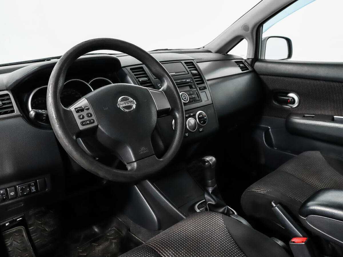 Nissan Tiida с пробегом — 2012 год. Фото: #8