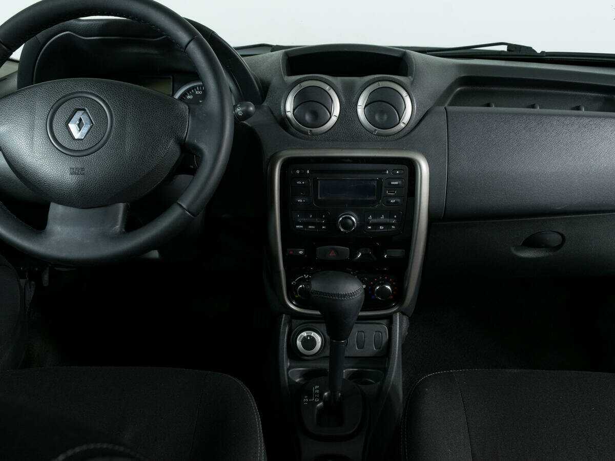 Renault Duster с пробегом — 2014 год. Фото: #9