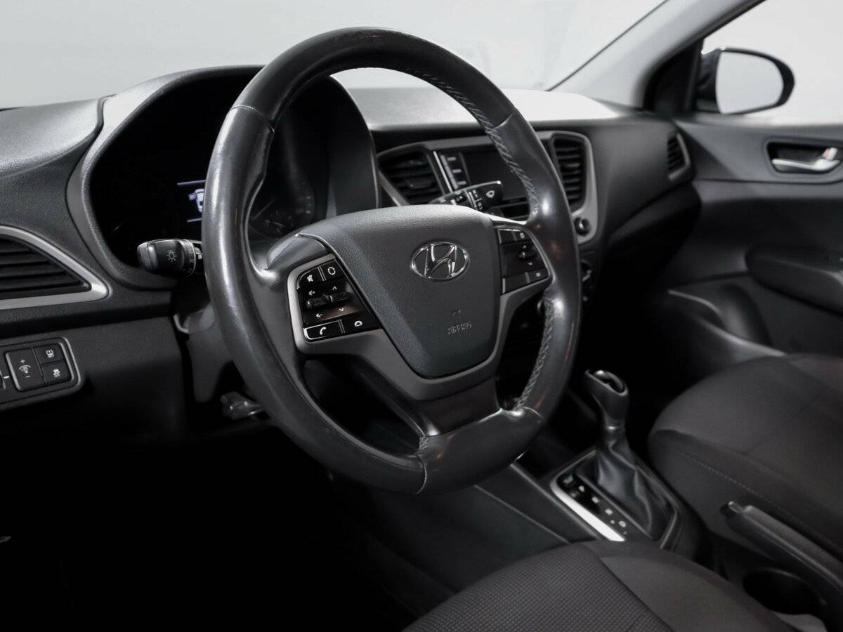 Hyundai Solaris с пробегом — 2018 год. Фото: #11
