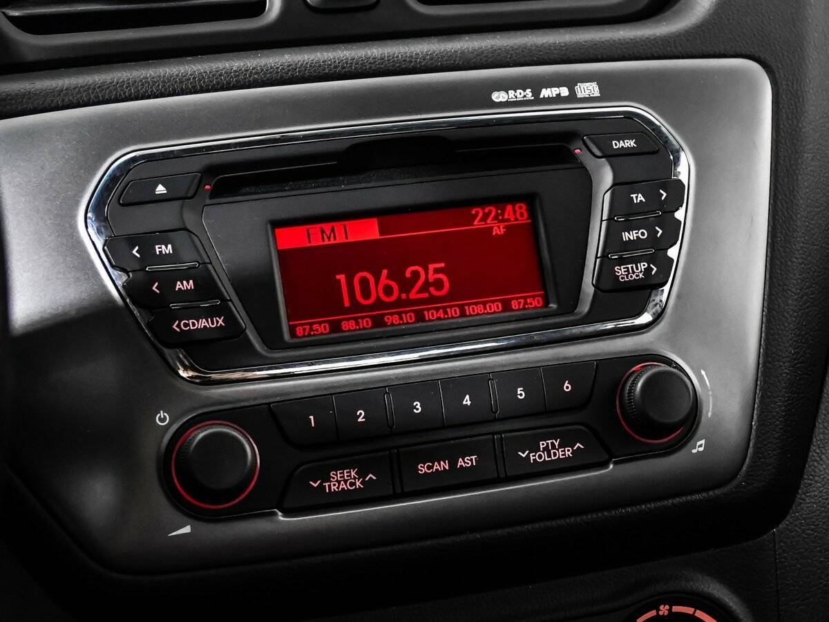 Kia Rio с пробегом — 2012 год. Фото: #17