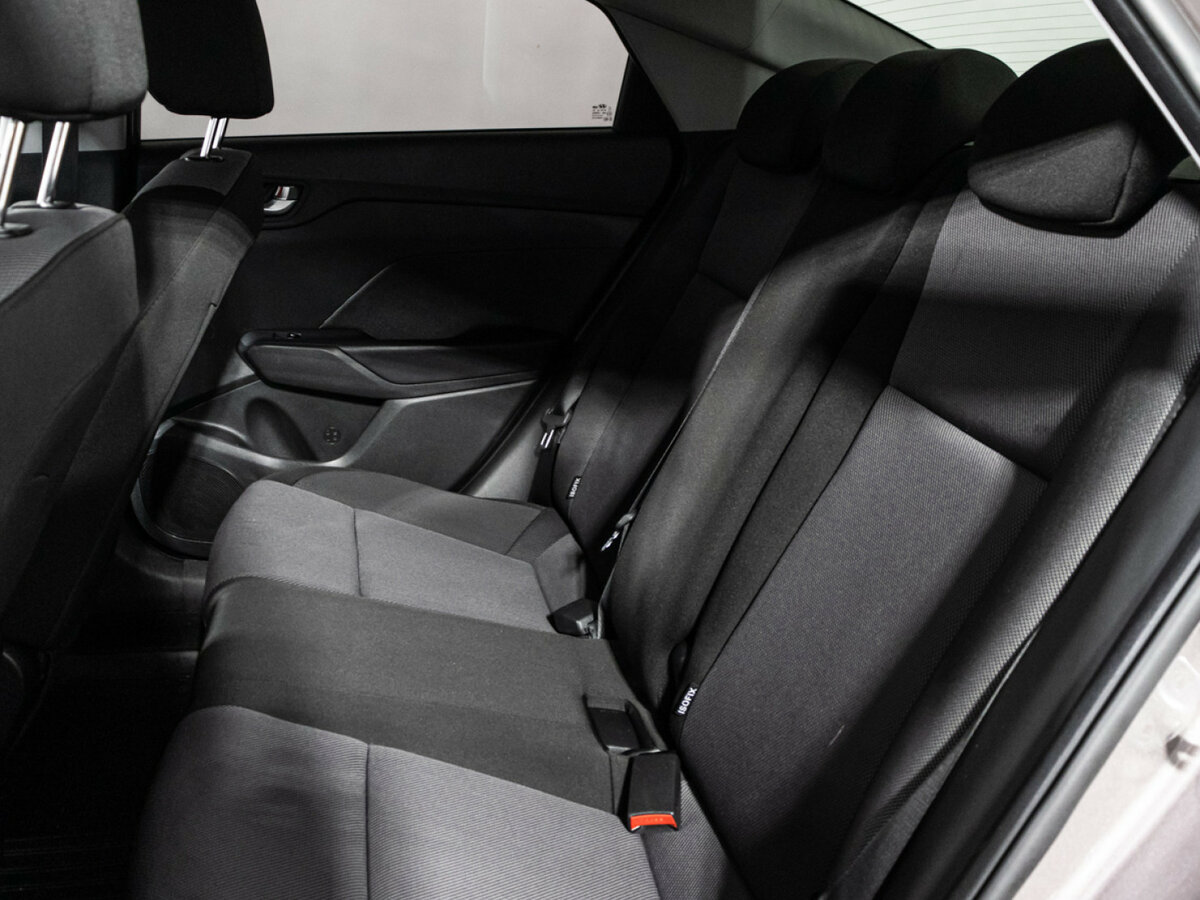 Hyundai Solaris с пробегом — 2018 год. Фото: #9