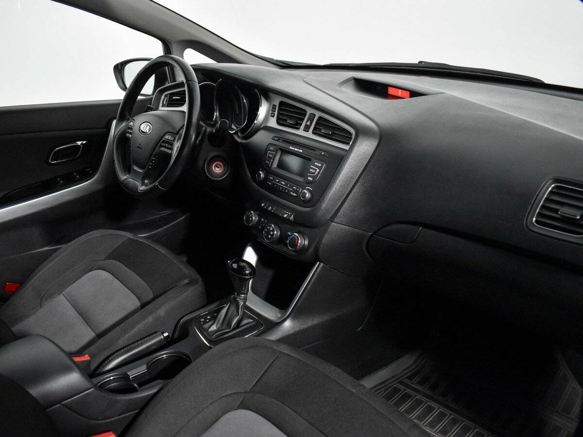 Kia Ceed с пробегом — 2014 год. Фото: #12