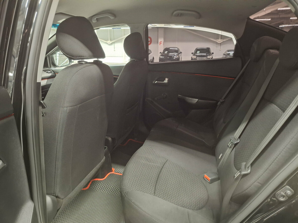 Kia Rio с пробегом — 2016 год. Фото: #11