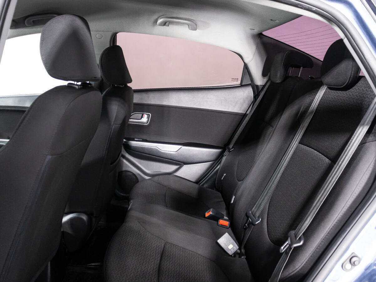 Kia Rio с пробегом — 2012 год. Фото: #9