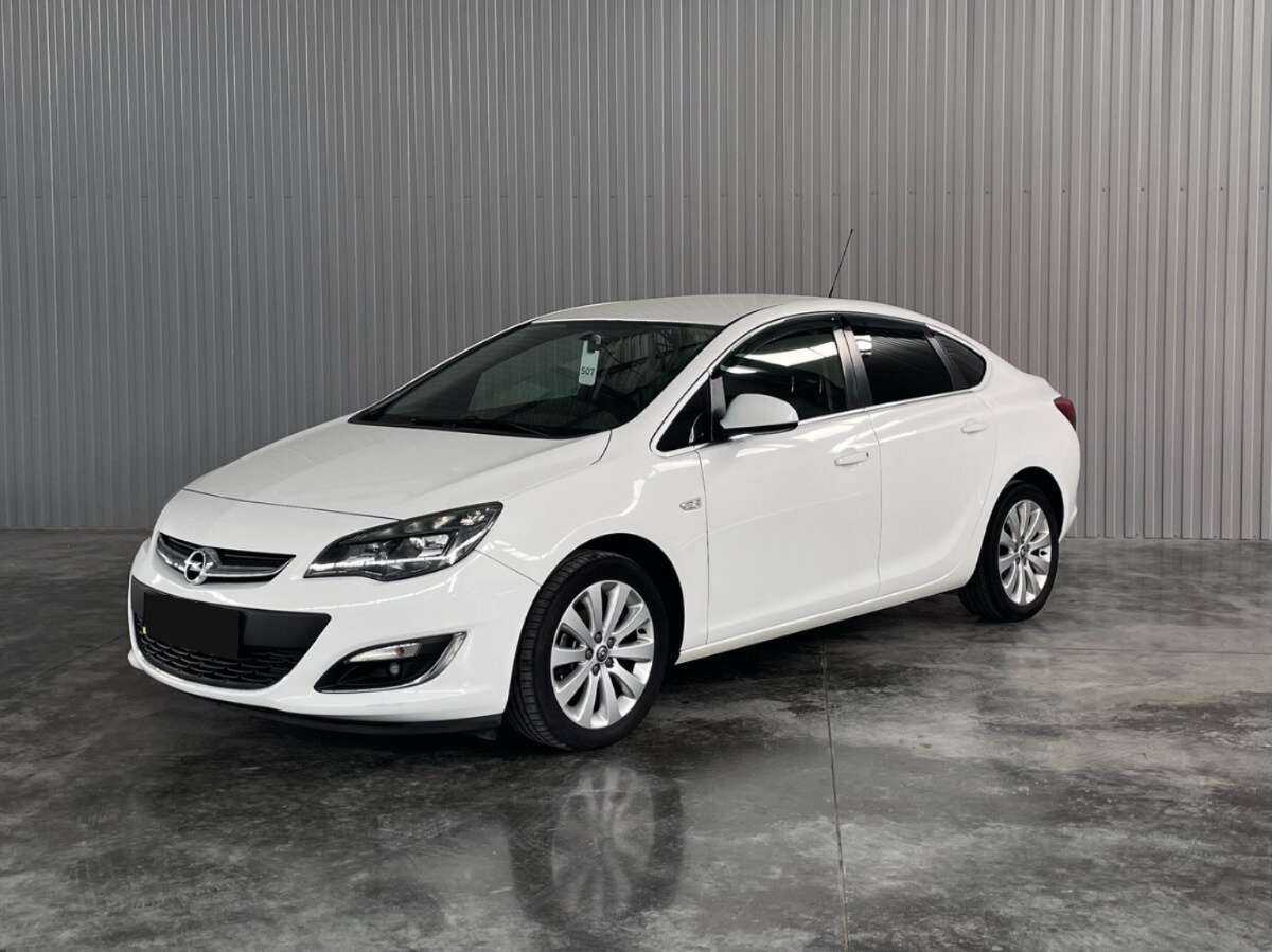 Opel Astra с пробегом — 2014 год. Фото: #0