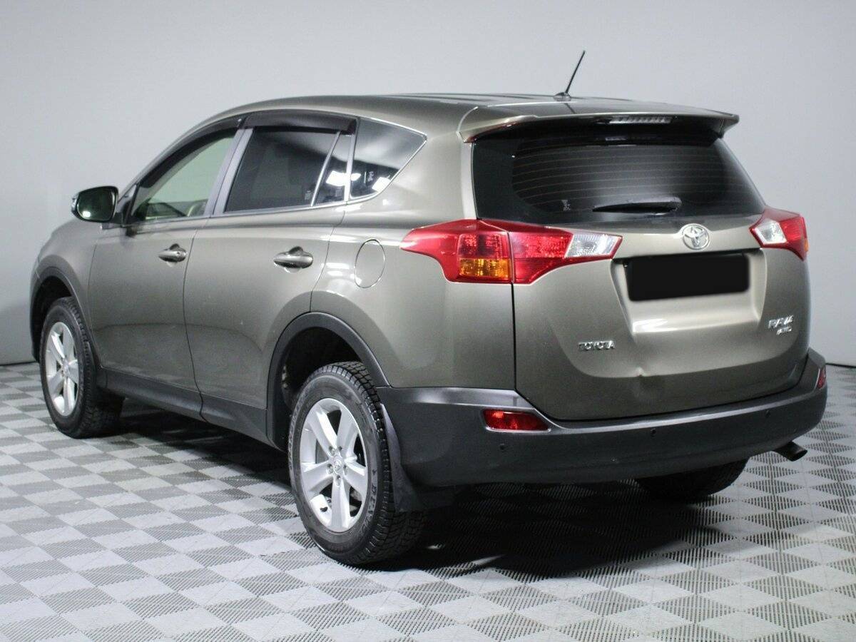 Toyota RAV4 с пробегом — 2013 год. Фото: #5