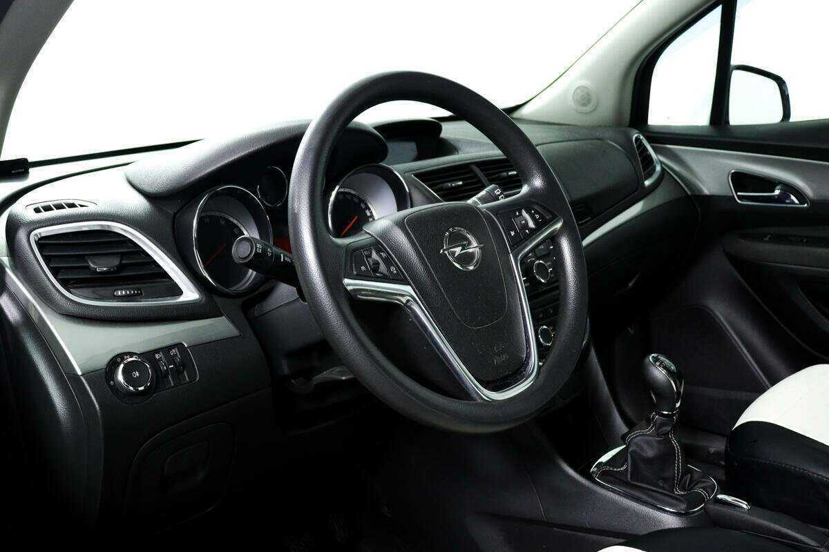 Opel Mokka с пробегом — 2014 год. Фото: #12