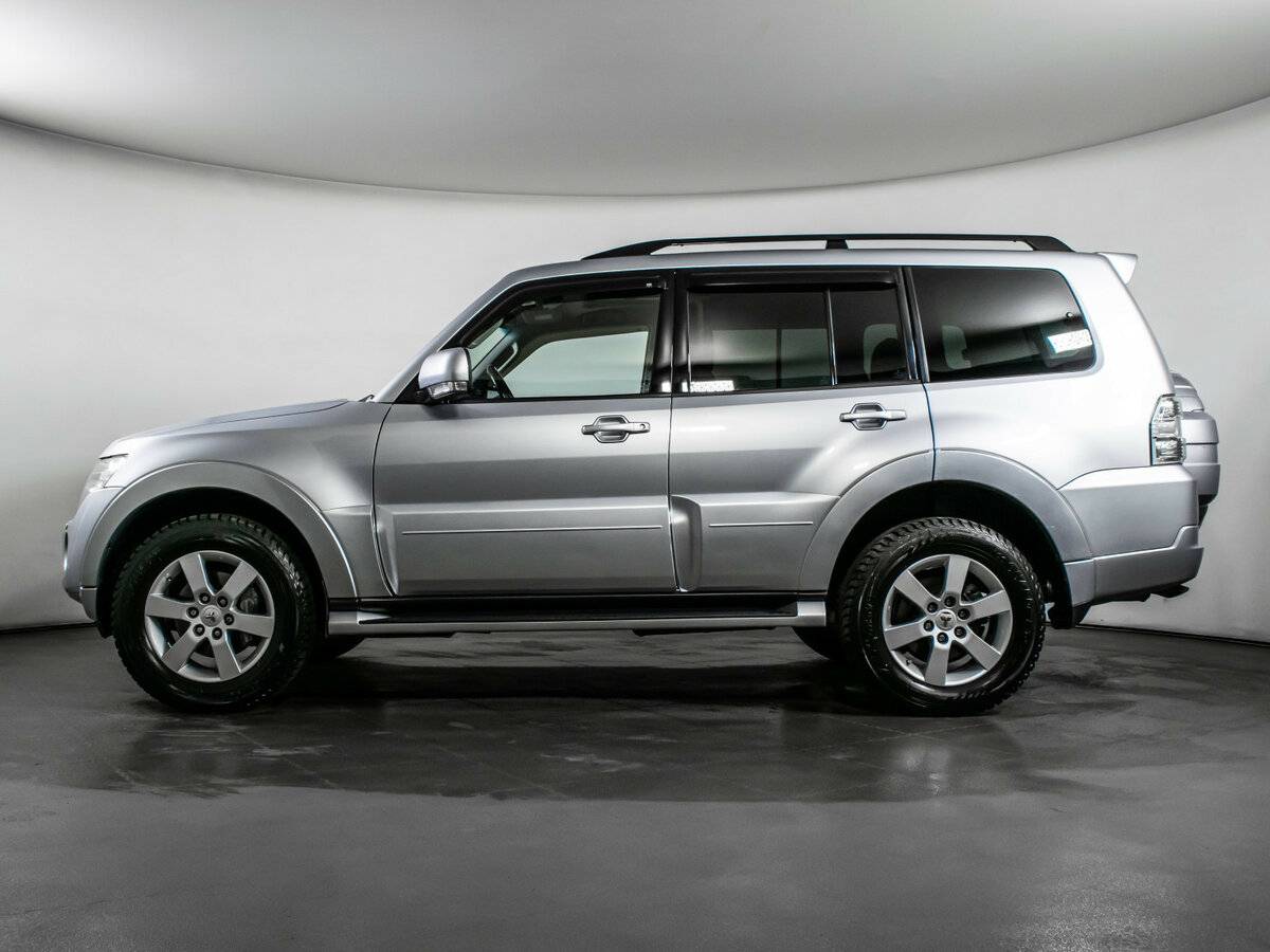 Mitsubishi Pajero с пробегом — 2012 год. Фото: #7