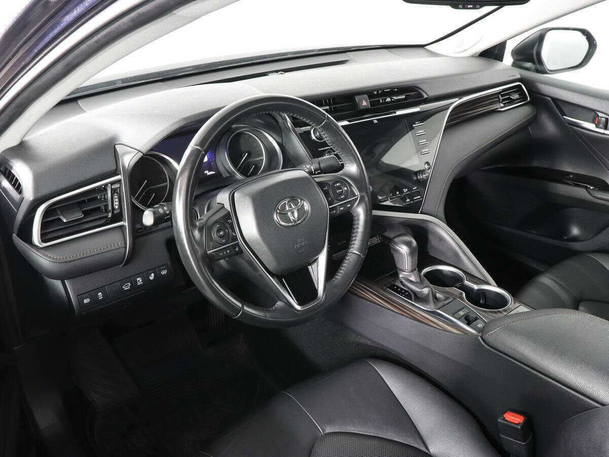 Toyota Camry с пробегом — 2020 год. Фото: #8