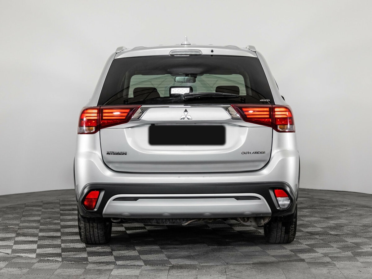 Mitsubishi Outlander с пробегом — 2019 год. Фото: #4