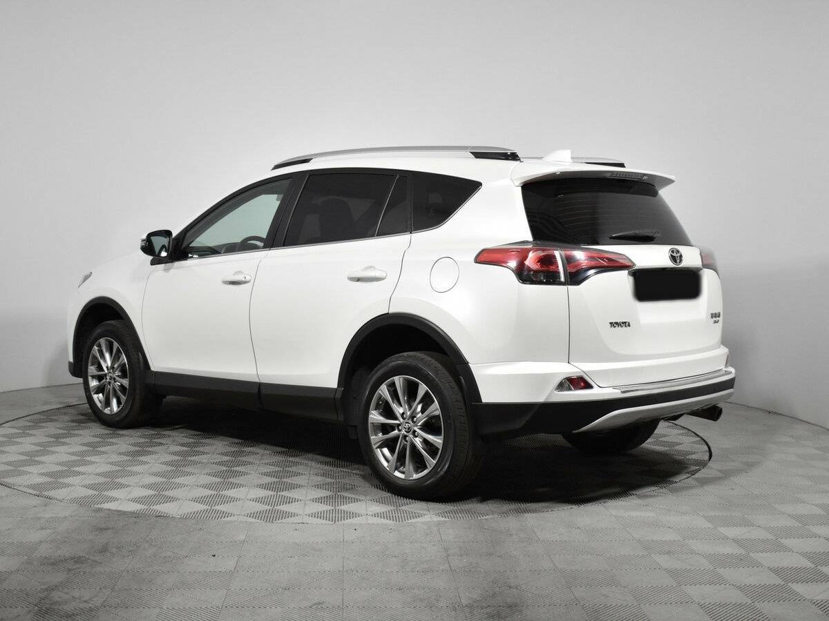Toyota RAV4 с пробегом — 2018 год. Фото: #6