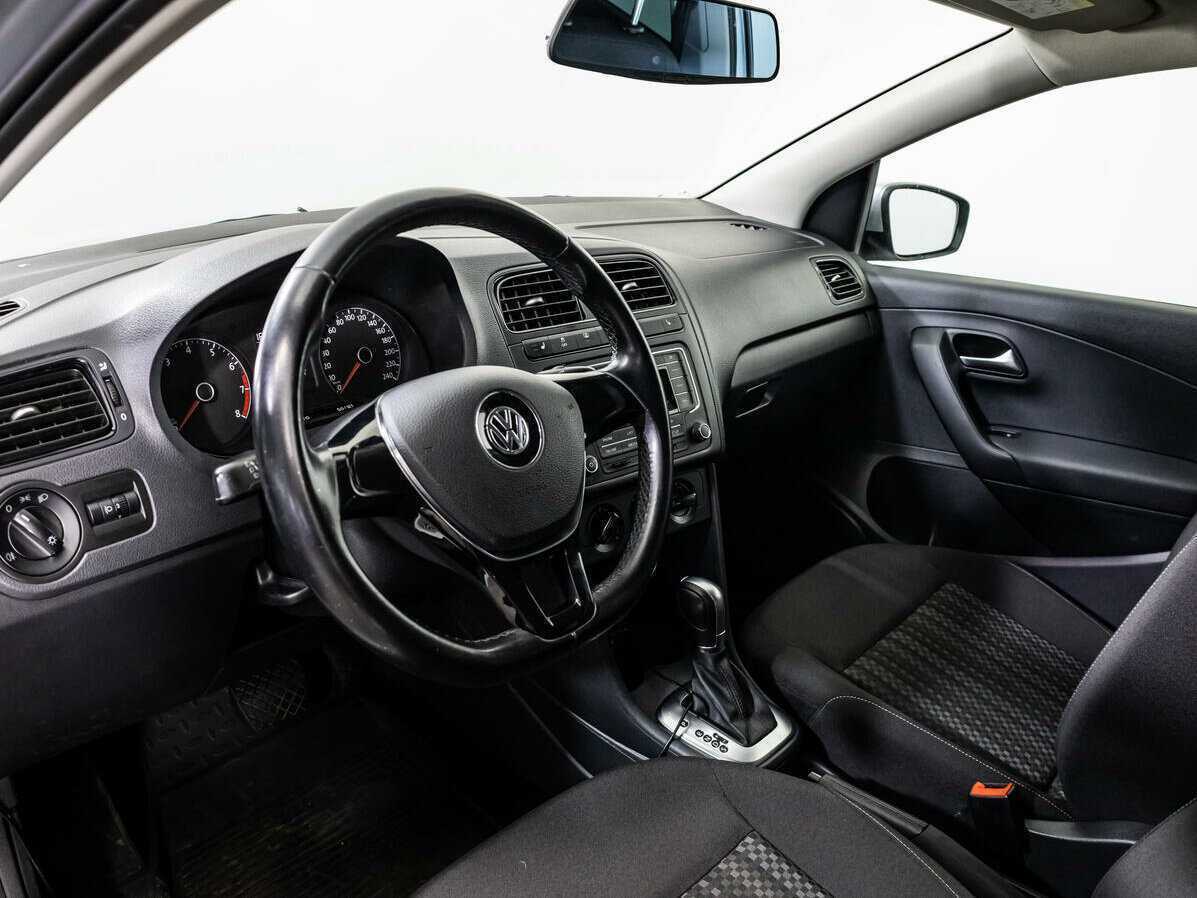 Volkswagen Polo с пробегом — 2016 год. Фото: #10