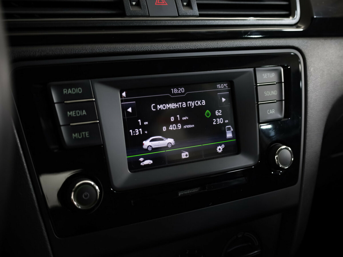 Skoda Rapid с пробегом — 2015 год. Фото: #10