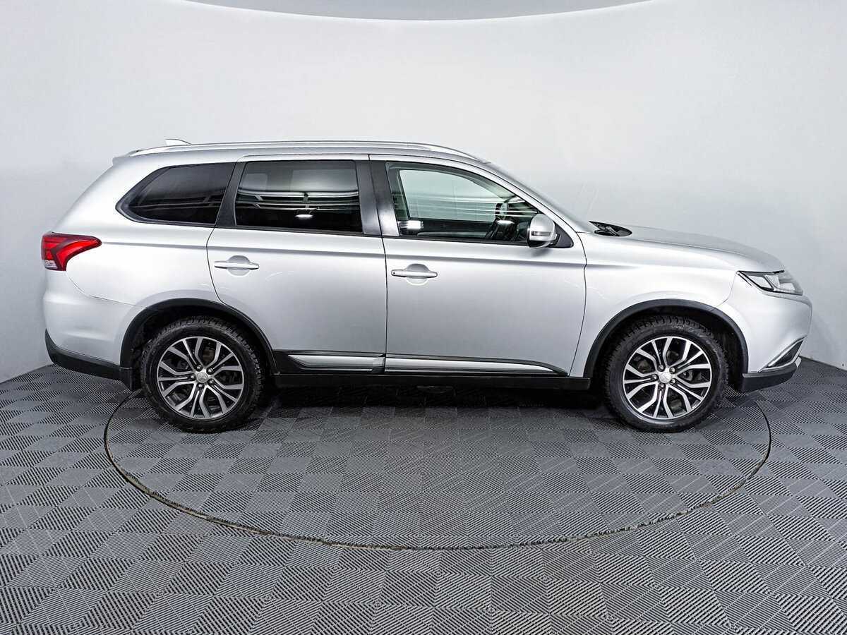 Mitsubishi Outlander с пробегом — 2018 год. Фото: #3