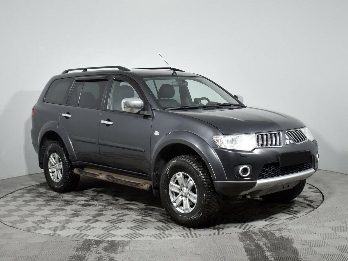 Mitsubishi Pajero Sport с пробегом — 2012 год. Фото: #2